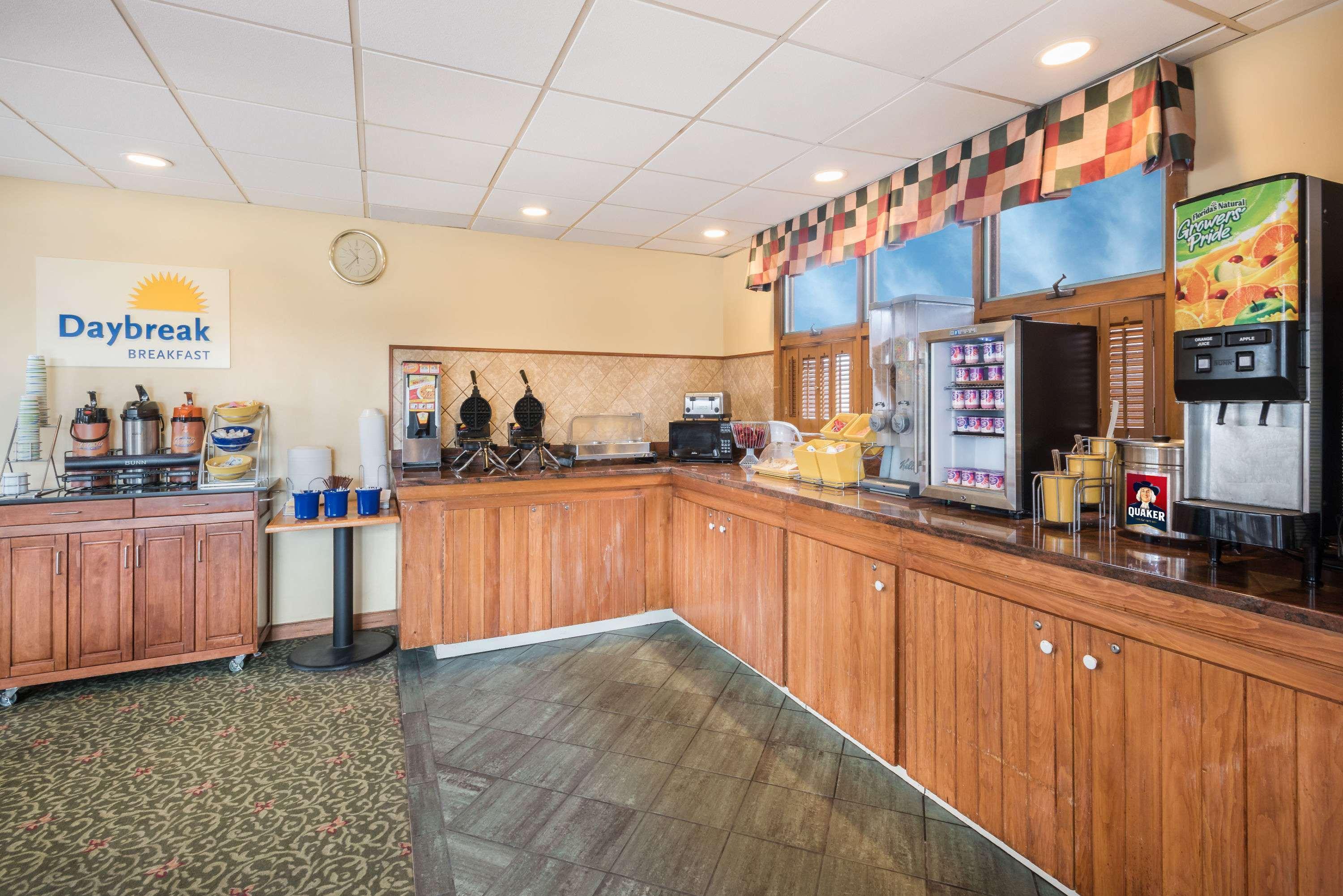 Days Inn By Wyndham Rutland/Killington Area Exterior foto